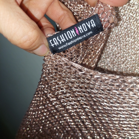 Gold Mesh backless Metallic dress - Picture 5 of 6